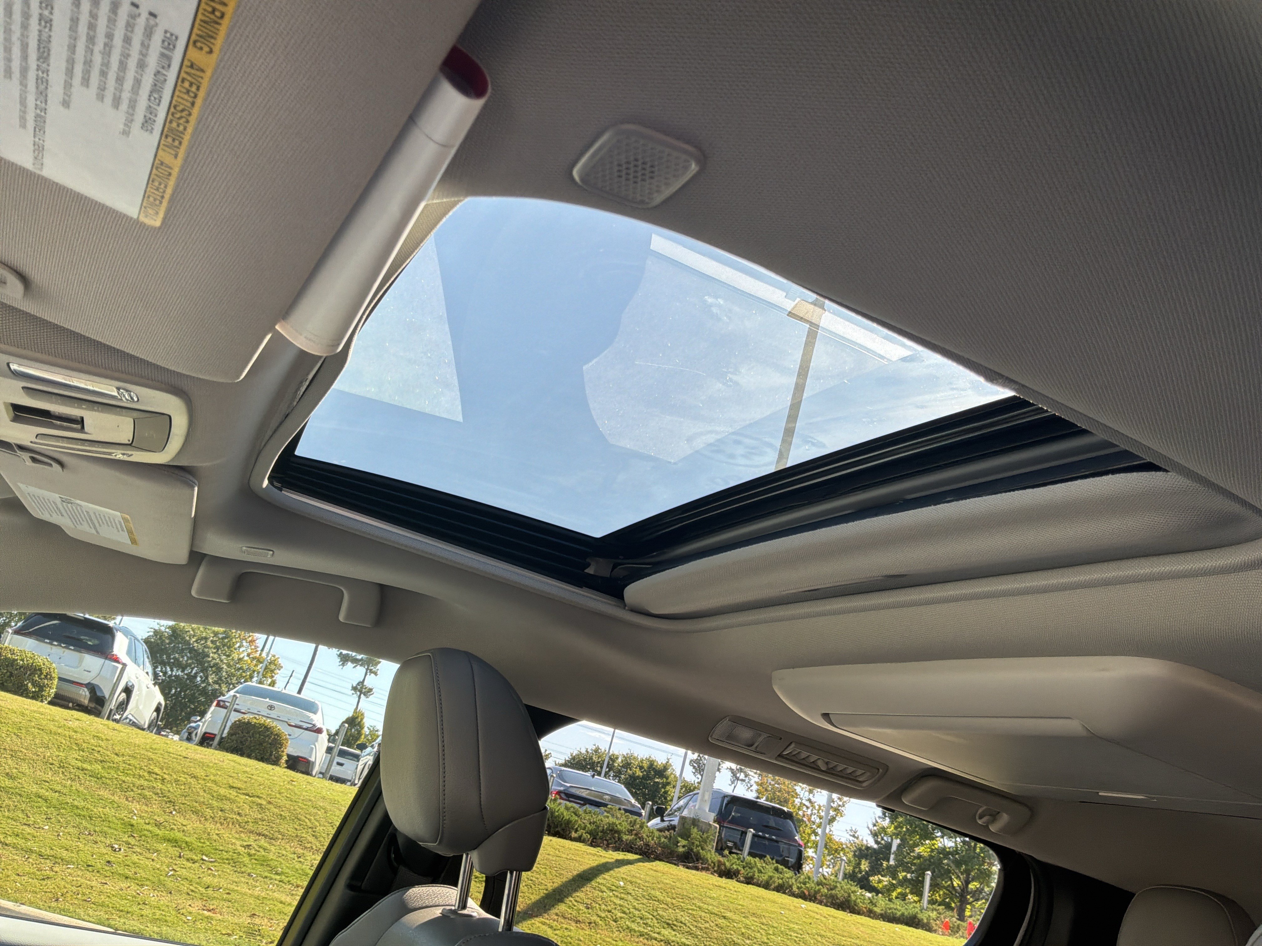 Used 2026 Toyota Sienna XLE FWD image 28