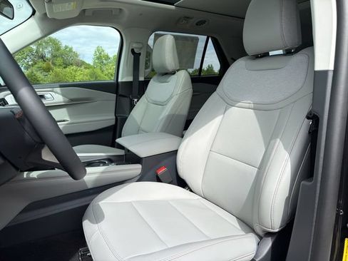 New 2026 Ford Explorer Active w/ Active Comfort Package AWD/4WD image 25