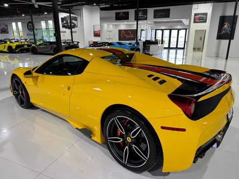 Used 2015 Ferrari 458 Speciale A image 21