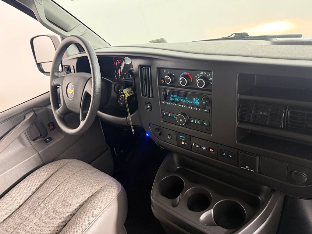 Used 2025 Chevrolet Express 3500 LT w/ LT Preferred Equipment Group RWD image 26