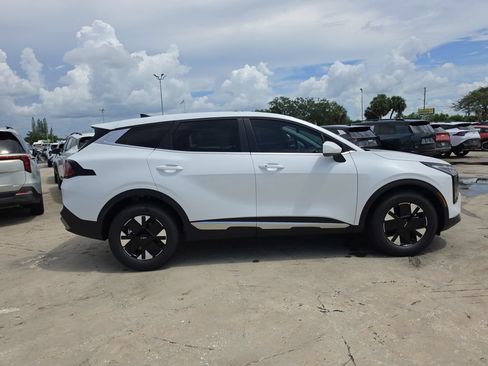 New 2027 Kia Sportage LX FWD image 9