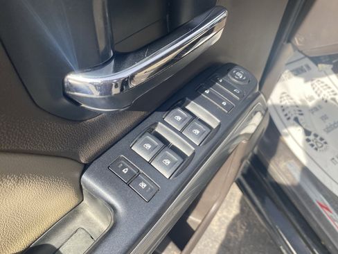 Used 2018 Chevrolet Silverado 1500 LT w/ All Star Edition AWD/4WD image 8