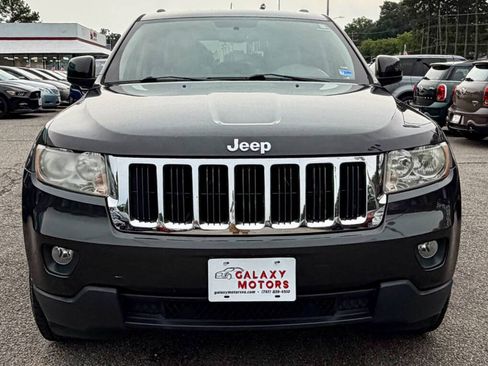 Used 2011 Jeep Grand Cherokee Laredo AWD/4WD image 2
