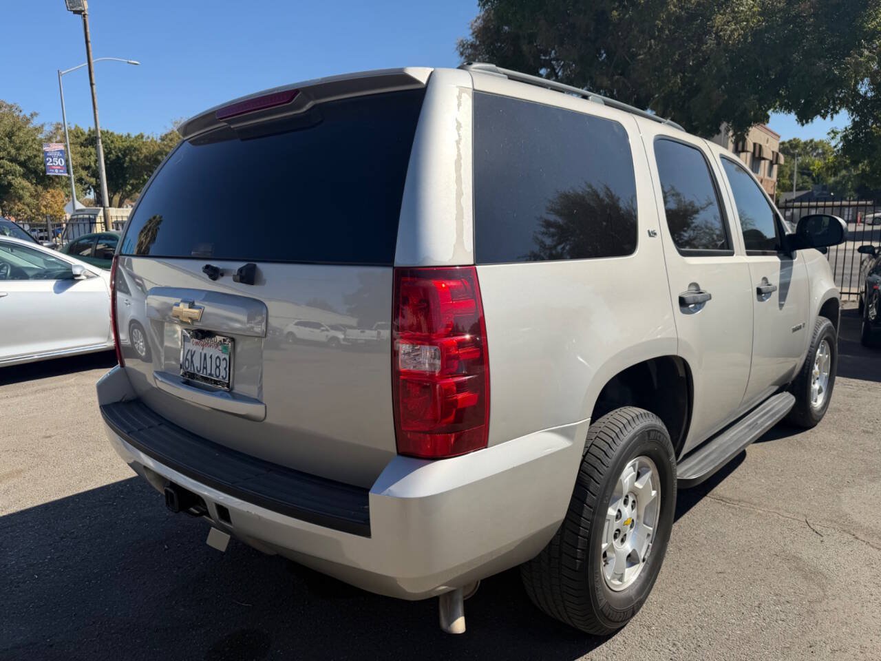 Used 2009 Chevrolet Tahoe LS RWD image 5