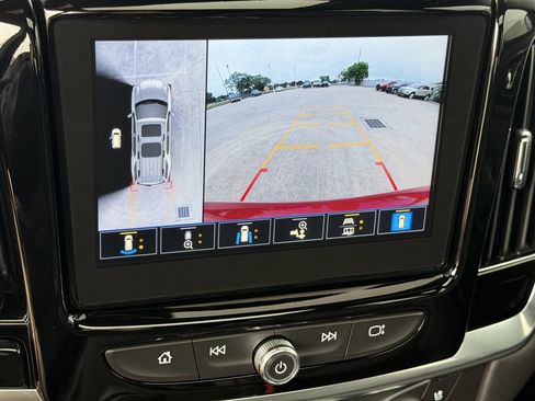 Used 2023 Chevrolet Traverse High Country FWD image 19