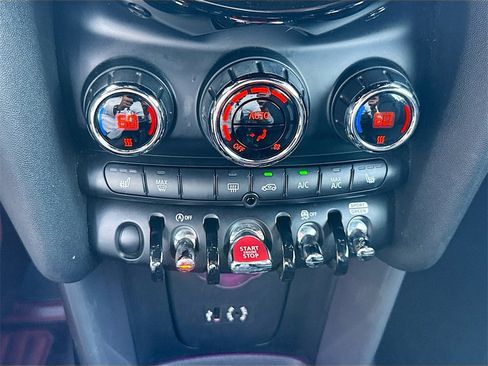 Used 2018 MINI Cooper Convertible image 15