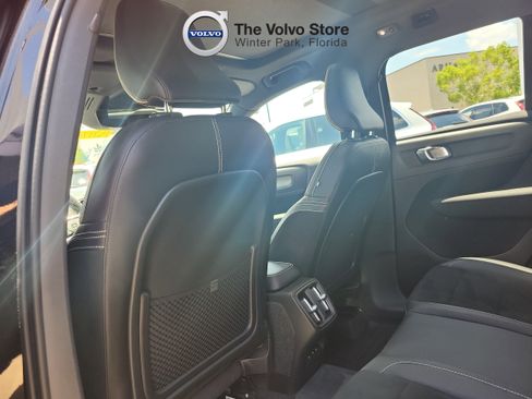 Used 2021 Volvo XC40 T5 R-Design w/ Advanced Package AWD/4WD image 12