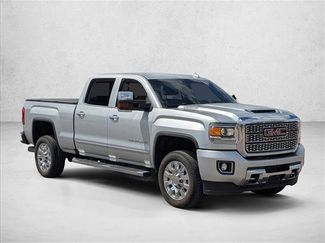 Used 2019 GMC Sierra 2500 Denali w/ Duramax Plus Package video 3