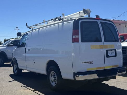 Used 2014 Chevrolet Express 2500 RWD image 7