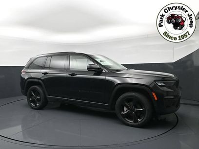Used 2023 Jeep Grand Cherokee Limited w/ Black Appearance Package