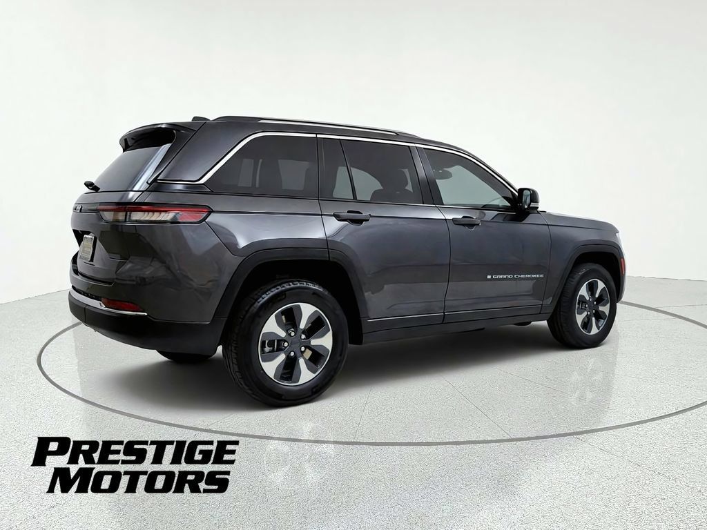 Used 2023 Jeep Grand Cherokee 4WD 4xe image 8