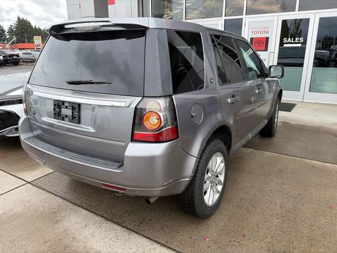 Used 2014 Land Rover LR2 HSE AWD/4WD image 4