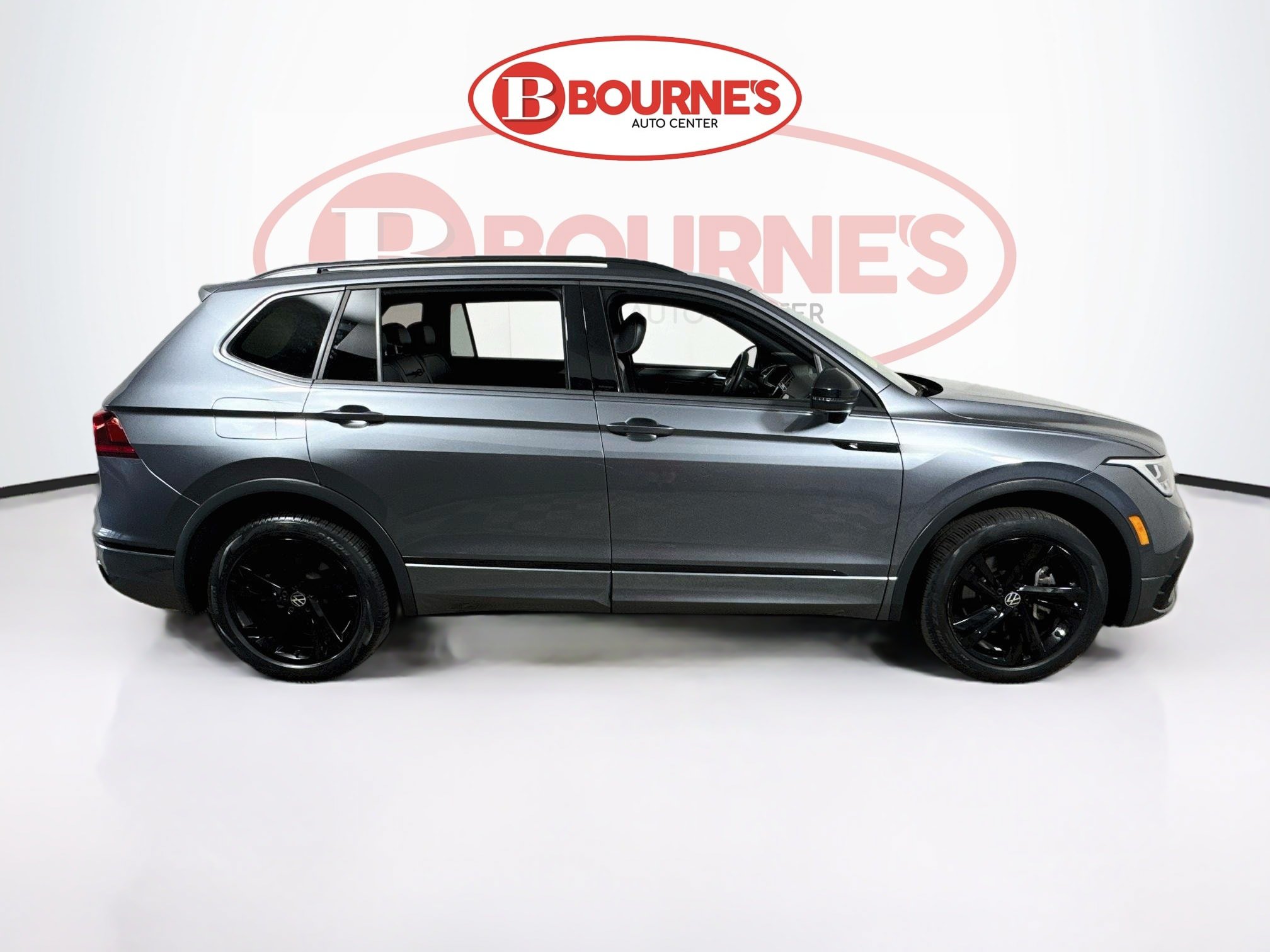 Used 2023 Volkswagen Tiguan SE R-Line AWD/4WD image 12