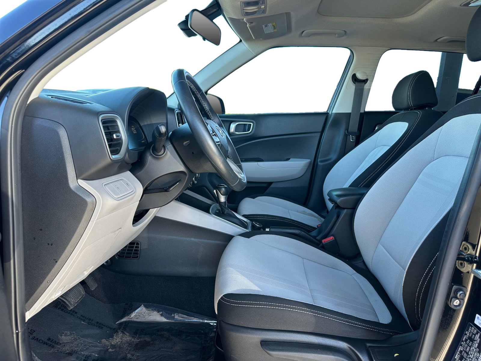 Used 2024 Hyundai Venue SEL FWD image 9