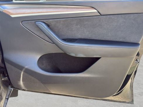 Used 2025 Tesla Model Y Long Range AWD/4WD image 10
