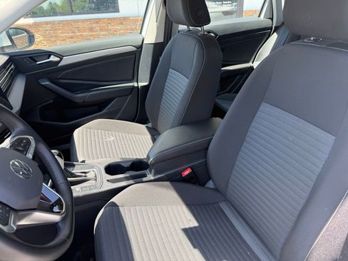 Used 2025 Volkswagen Jetta S image 3