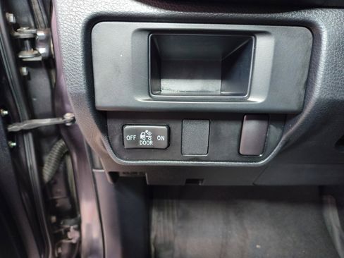 Used 2017 Toyota Tacoma SR w/ Tow Package image 13