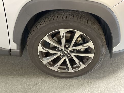 Used 2022 Toyota Corolla Cross XLE FWD image 6