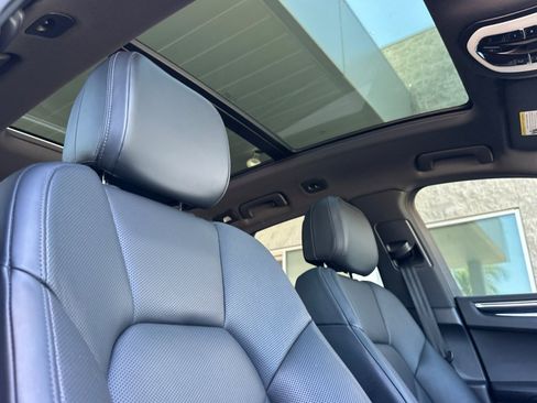 Certified 2023 Porsche Macan AWD/4WD image 17