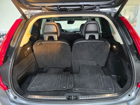 Used 2016 Volvo XC90 T6 Momentum w/ Momentum Plus Package image 27