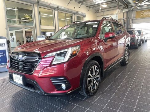Used 2022 Subaru Forester Limited image 2