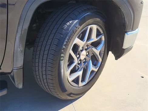 Used 2023 GMC Sierra 1500 SLT image 7