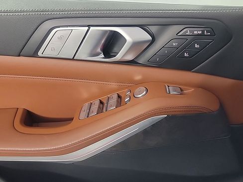 Used 2022 BMW X7 xDrive40i w/ Luxury Seating Package image 30