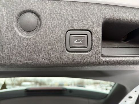 Used 2024 Chevrolet Equinox LT w/ LPO, Floor Liner Package image 37