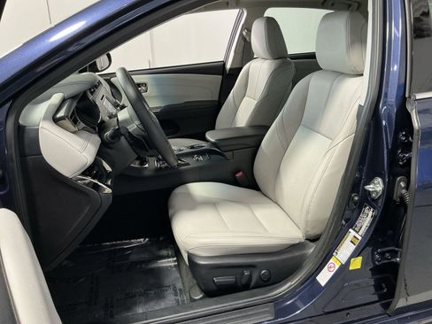 Used 2018 Toyota Avalon XLE image 21