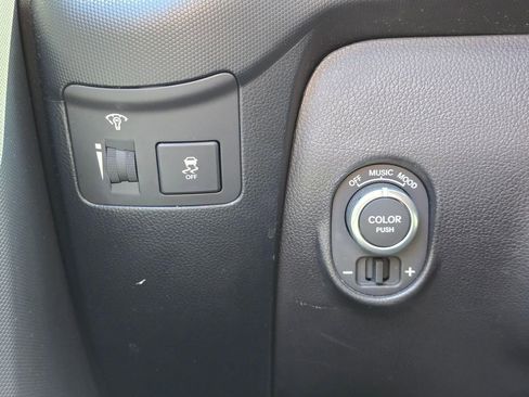 Used 2012 Kia Soul + w/ Audio Pkg FWD image 16