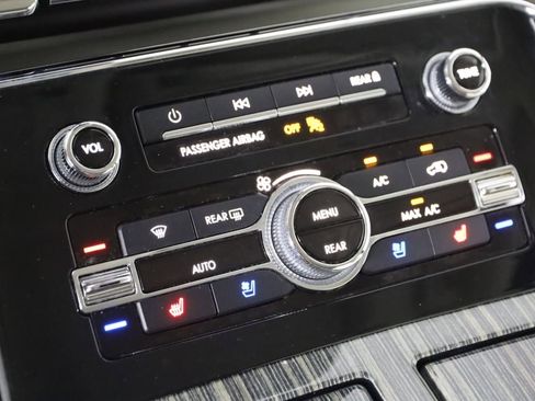 Used 2020 Lincoln Navigator Black Label AWD/4WD image 18
