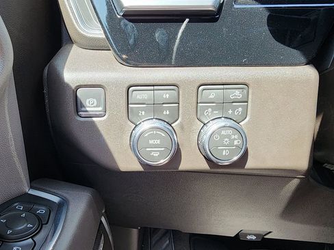 New 2026 GMC Sierra 1500 SLT image 20