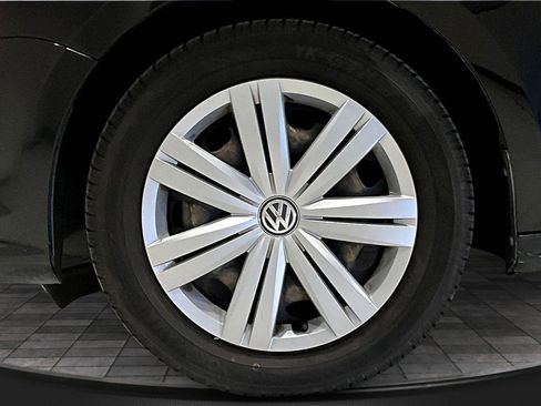 Used 2017 Volkswagen Jetta S image 32