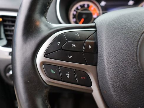 Used 2020 Jeep Cherokee Limited image 14