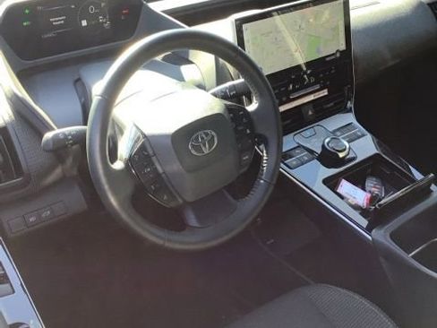 Used 2025 Toyota bZ4X FWD image 2
