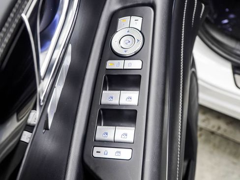 Used 2025 Genesis GV80 2.5T Standard AWD/4WD image 41