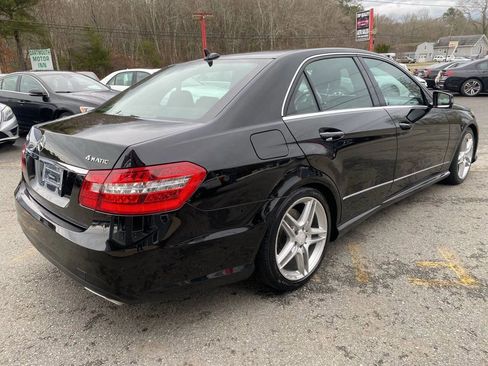 Used 2013 Mercedes-Benz E 550 4MATIC Sedan image 4