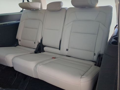 New 2026 Lincoln Navigator L Premier AWD/4WD image 22