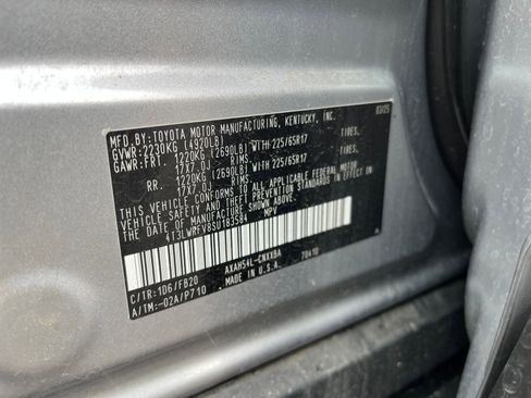 Used 2025 Toyota RAV4 LE image 28