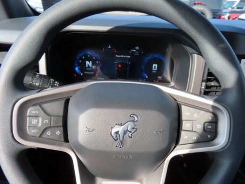 New 2025 Ford Bronco 4-Door image 9