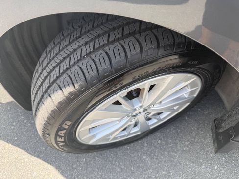 Used 2018 Subaru Impreza 2.0i Premium AWD/4WD image 23