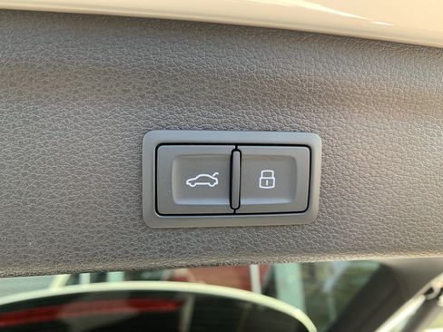 Certified 2025 Audi Q3 2.0T Premium w/ Convenience Package image 24