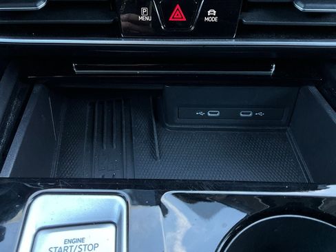 Used 2025 Volkswagen Atlas SE image 27