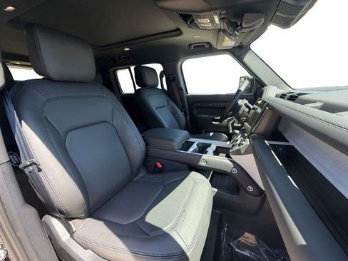 New 2026 Land Rover Defender 130 X-Dynamic SE AWD/4WD image 16