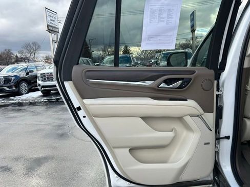 Used 2021 GMC Yukon Denali w/ Denali Premium Package image 24