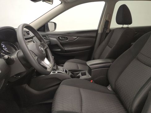 Used 2020 Nissan Rogue S FWD image 17