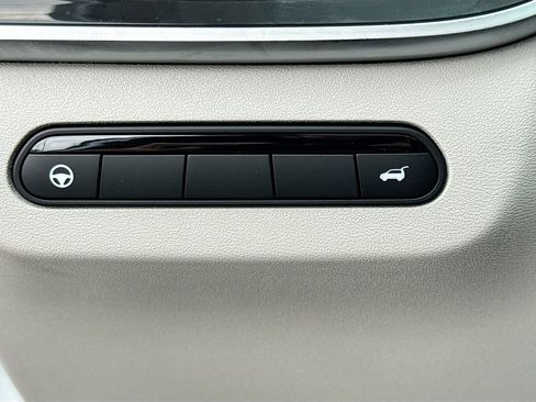 New 2027 INFINITI QX60 Luxe w/ Cargo Package FWD image 10
