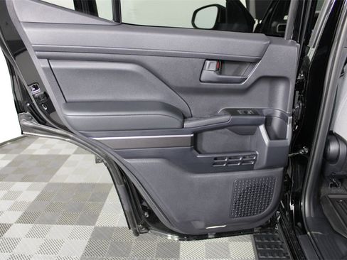 Used 2025 Toyota 4Runner TRD Off-Road image 28