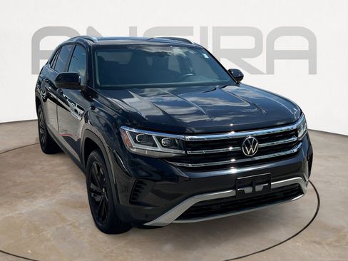 Used 2023 Volkswagen Atlas Cross Sport SE w/ Panoramic Sunroof Package FWD image 4