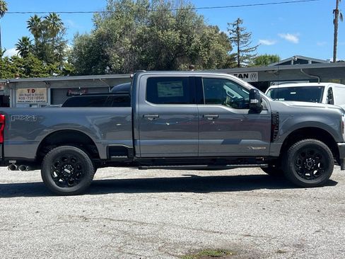 New 2026 Ford F250 Lariat w/ Black Appearance Package AWD/4WD image 4